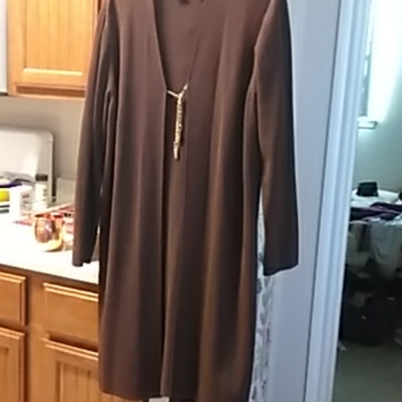 2pc. BRN SWEATER w Gold Chain L - Picture 3 of 6